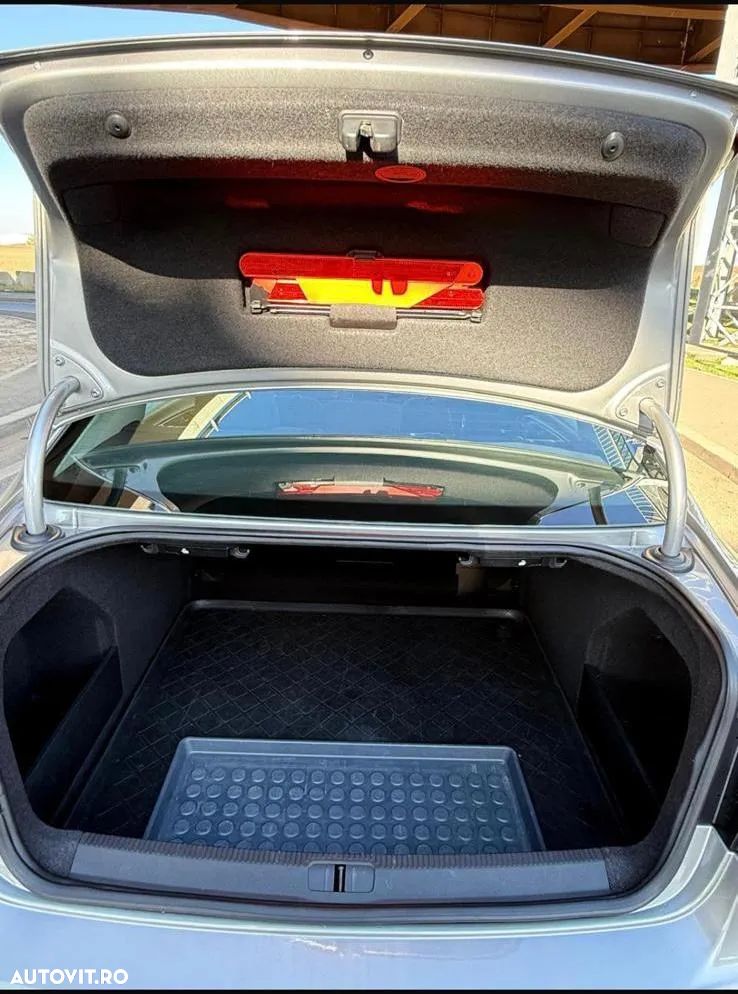 Volkswagen Passat Variant 2.0 TDI BlueMotion Technology Highline - 8