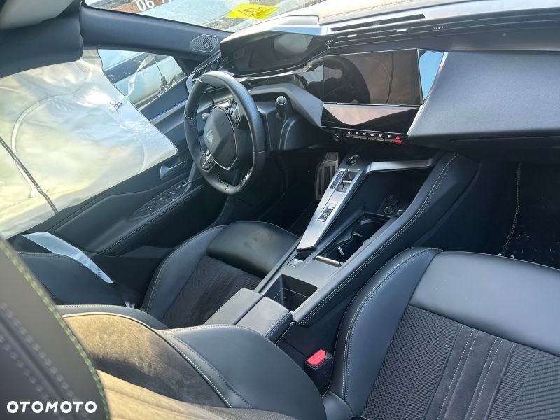 Peugeot 408 1.6 Plug-In Hybrid 180 Allure EAT8 - 5