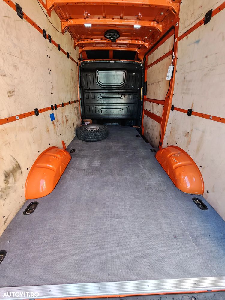 Volkswagen CRAFTER - 9