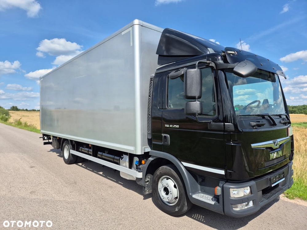 MAN TGL 12.250 3 osobowy oryginał 6.2m 7.6m HAK AUTOMAT KLIMA 12000kg ESP EURO 6 / TOP STAN / okazja nauka jazdy MOŻLIWOŚĆ DOSTOSOWANIA elka - 40