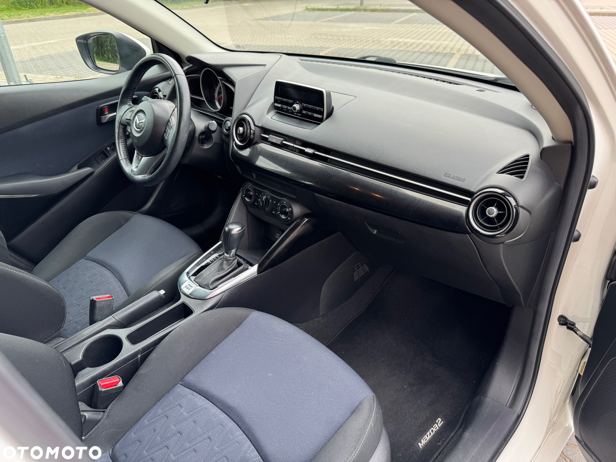 Mazda 2 - 10