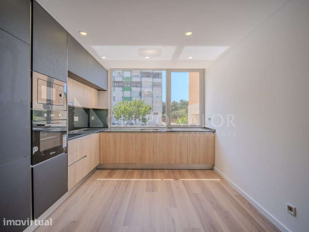 T3 com Suite Totalmente Remodelado | Feijó | Almada - Grande imagem: 2/13