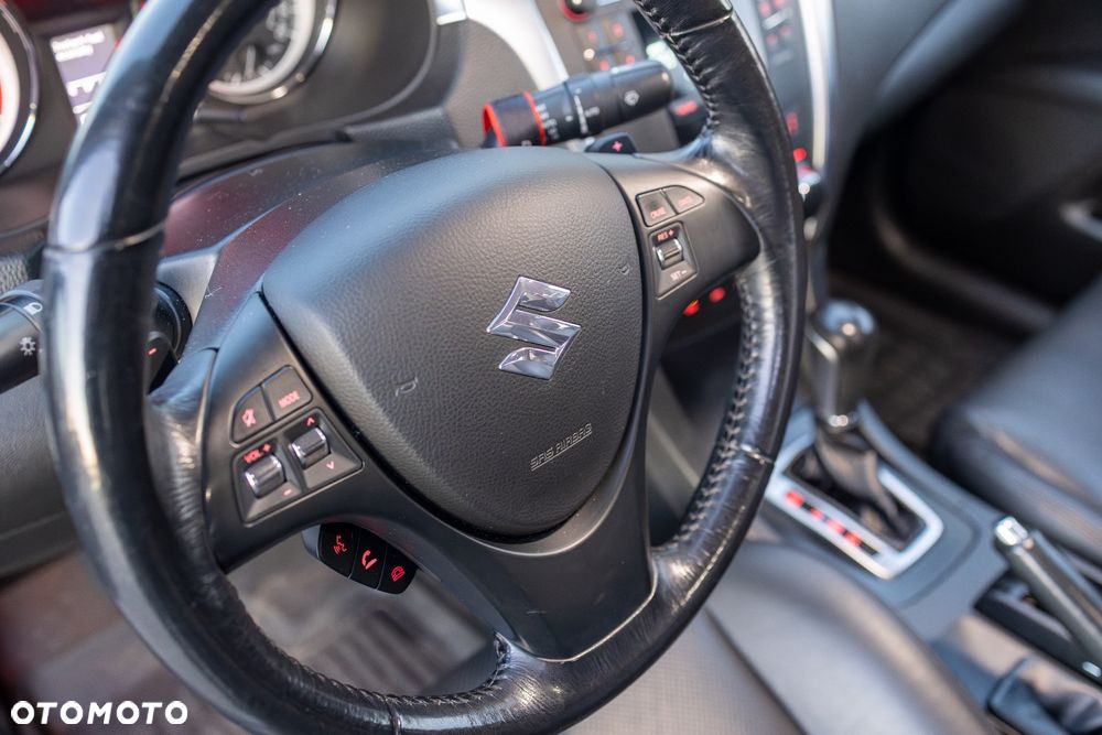 Suzuki Kizashi 2.4 Sport 4WD CVT - 12