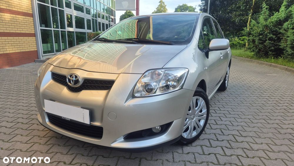 Toyota Auris 1.6 VVT-i Sol - 1