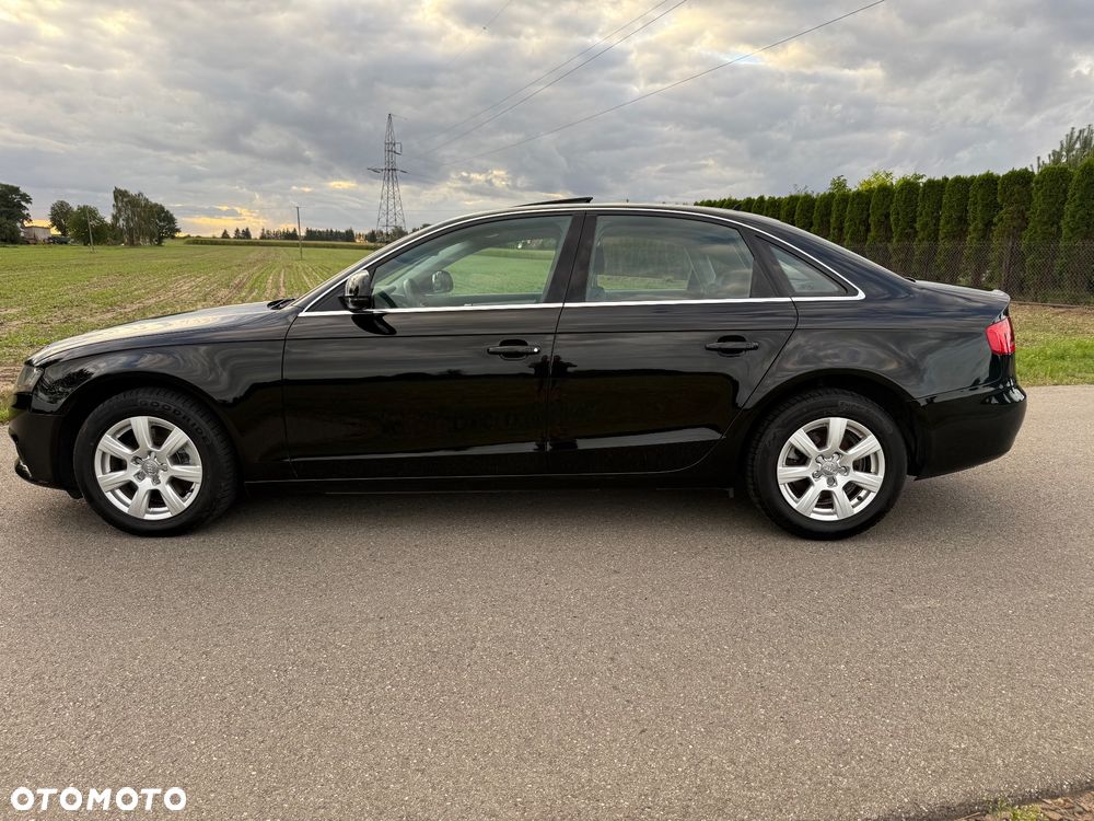 Audi A4 Limousine - 5