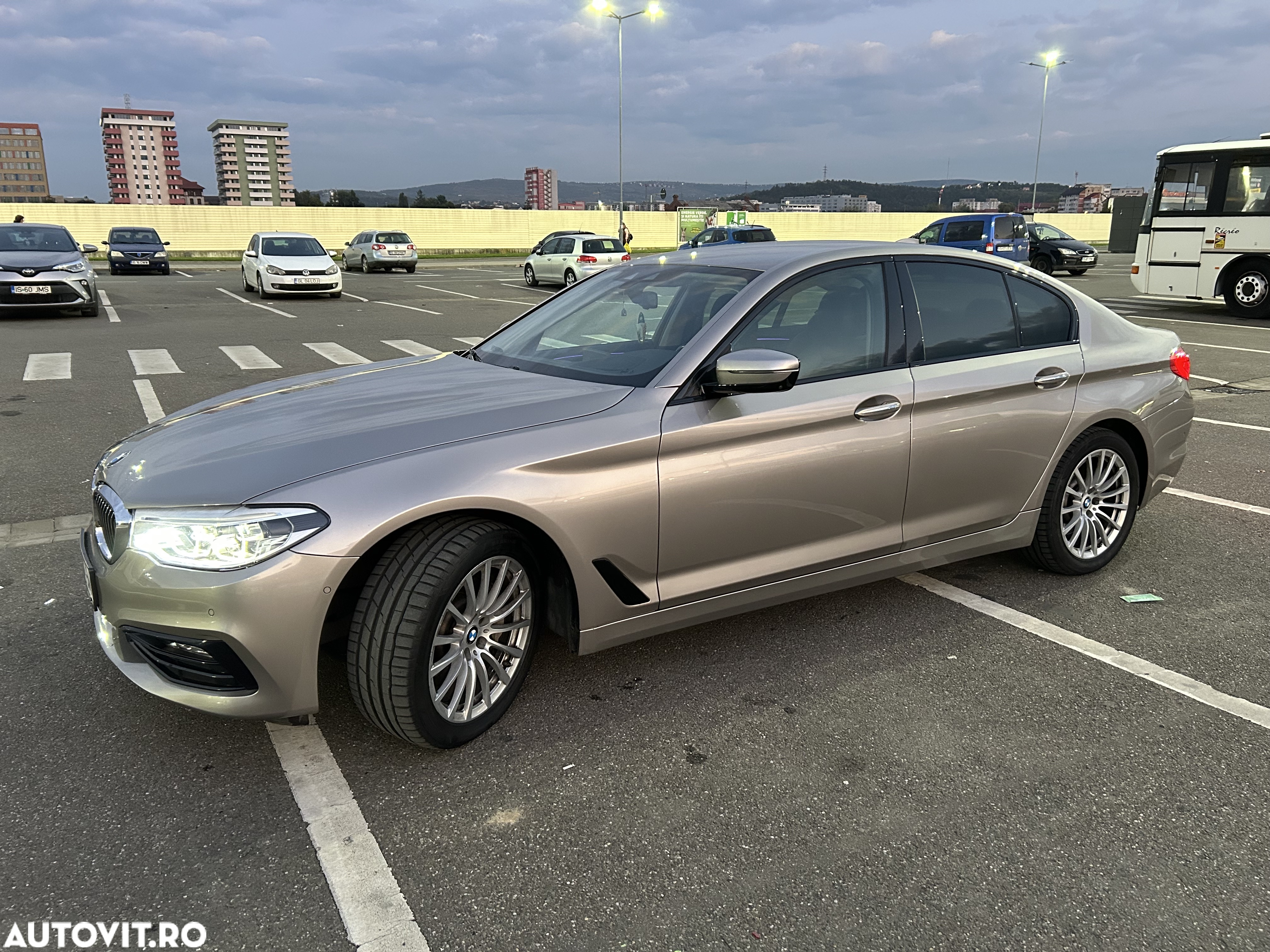 BMW Seria 5 530i xDrive Aut. Sport Line - 23
