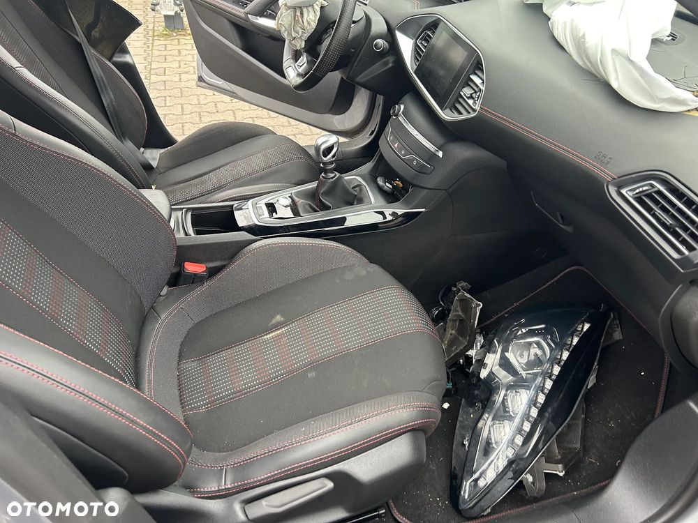 Peugeot 308 - 19