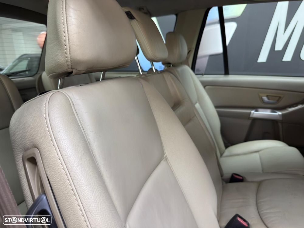 Volvo XC 90 2.4 D5 7L Nivel 3 Auto. - 14