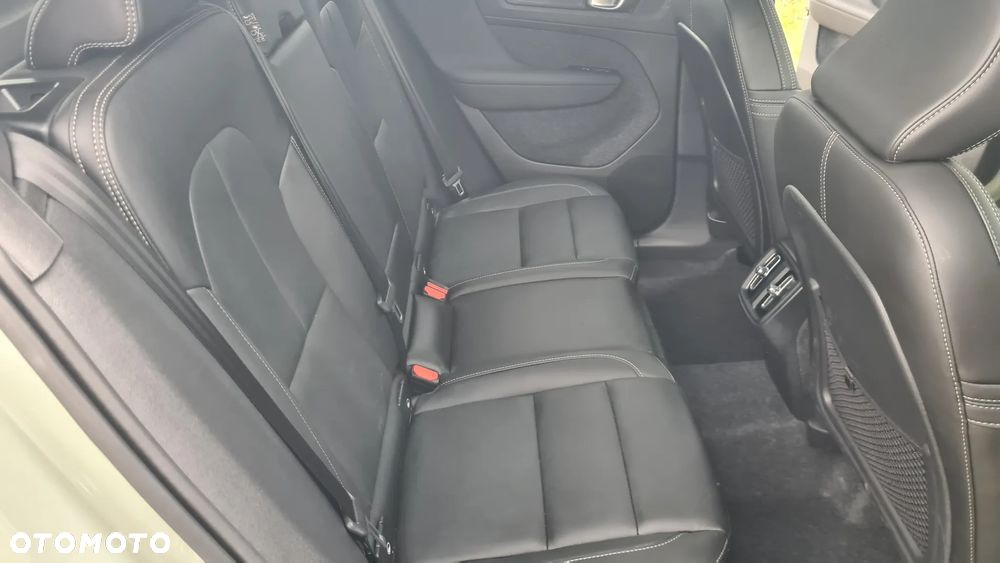Volvo XC 40 B5 AWD Ultimate Dark - 15