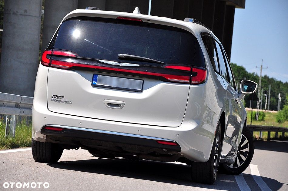 Chrysler Pacifica - 7