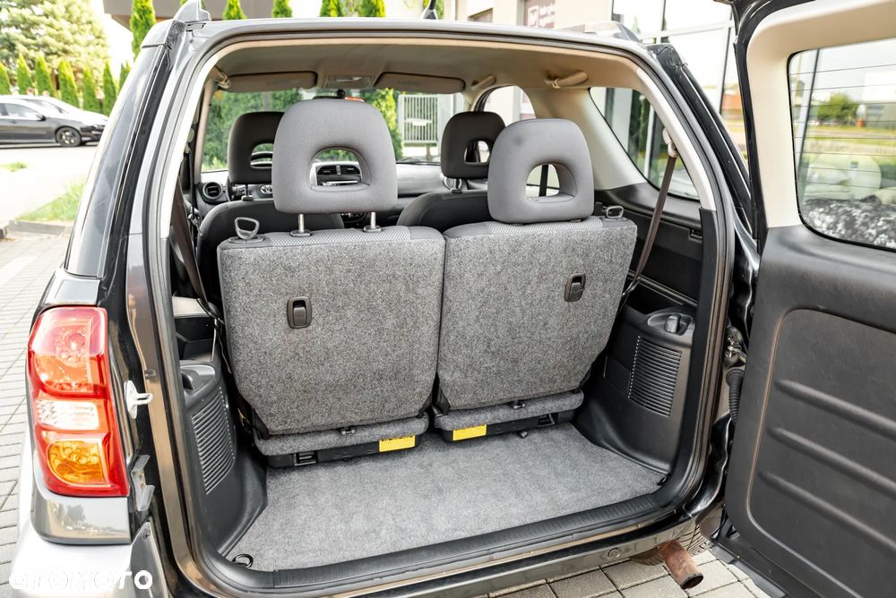 Toyota RAV4 4x4 Edition - 18