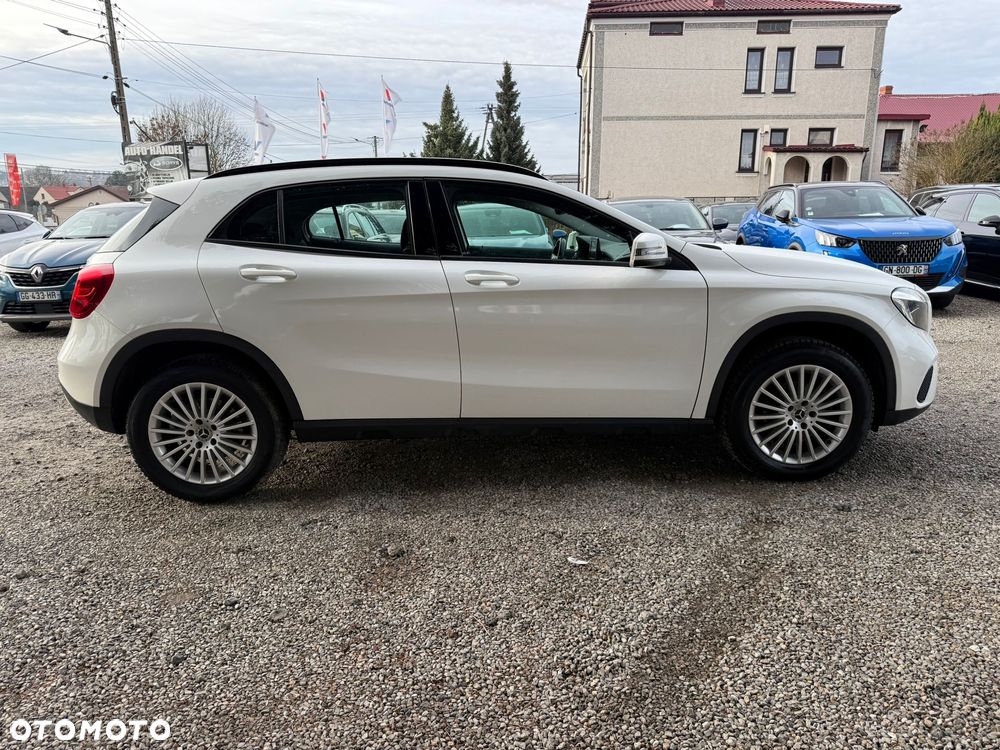 Mercedes-Benz GLA 200 d 7G-DCT Style - 11