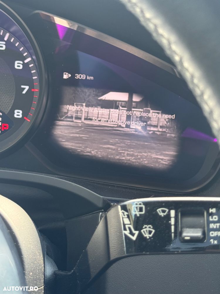 Porsche Cayenne Standard - 11