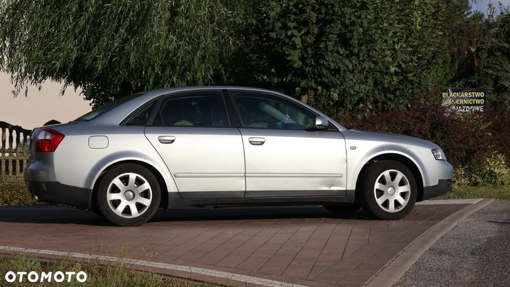 Audi A4 Limousine - 14