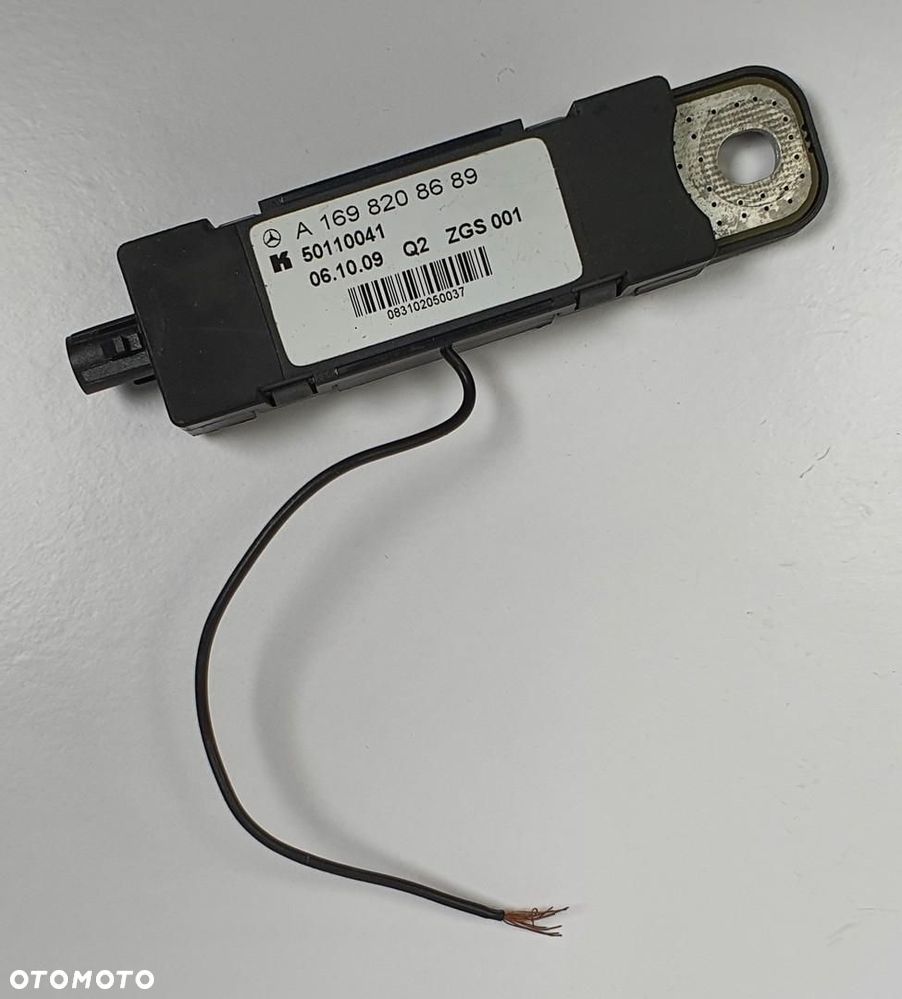 WZMACNIACZ ANTENY MERCEDES W169 A1698208689 - 1