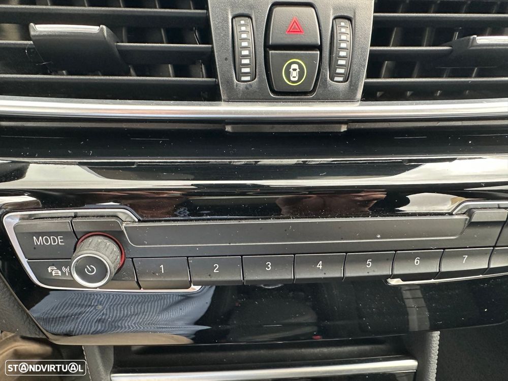 BMW 225xe Active Tourer Line Sport - 24