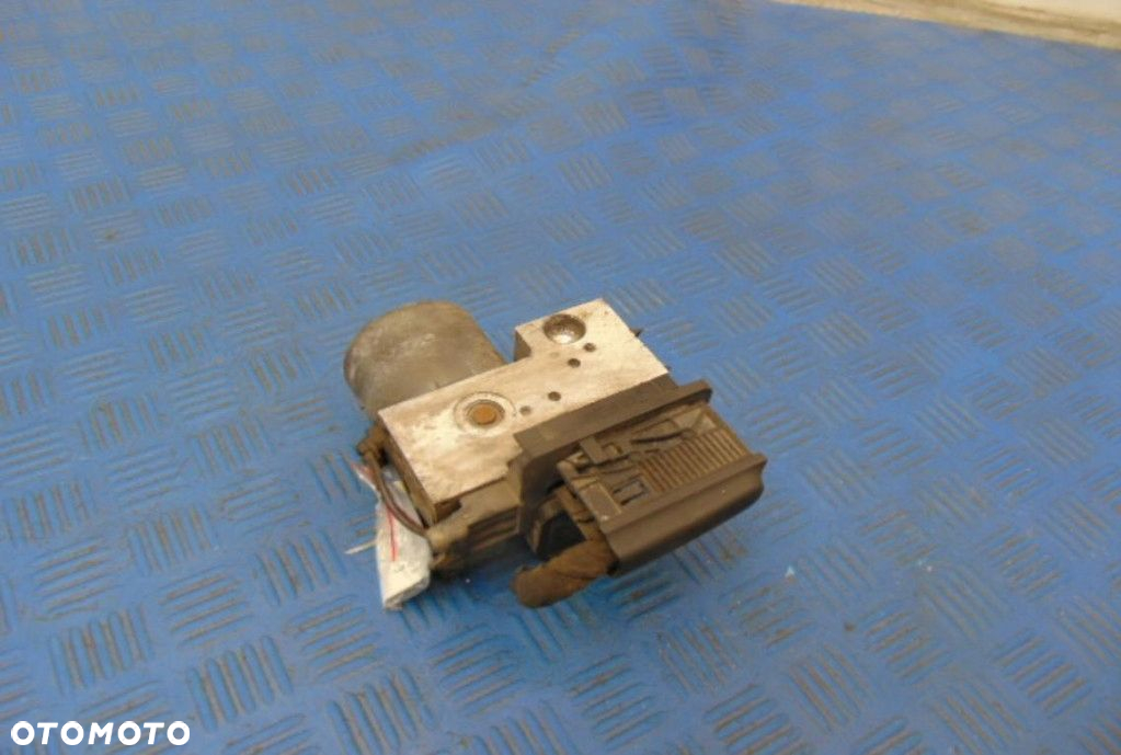 AUDI A4 B6 2.5D POMPA ABS 8E0614111T - 3