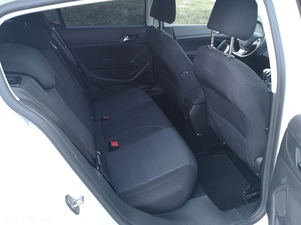 Peugeot 308 125 THP Active - 7