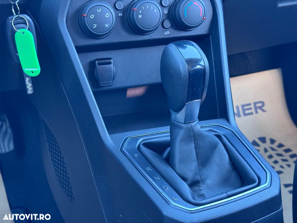 Dacia Logan TCe 90 CVT Comfort - 13