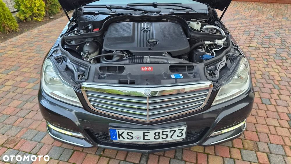 Mercedes-Benz Klasa C 220 CDI DPF (BlueEFFICIENCY) 7G-TRONIC Elegance - 26