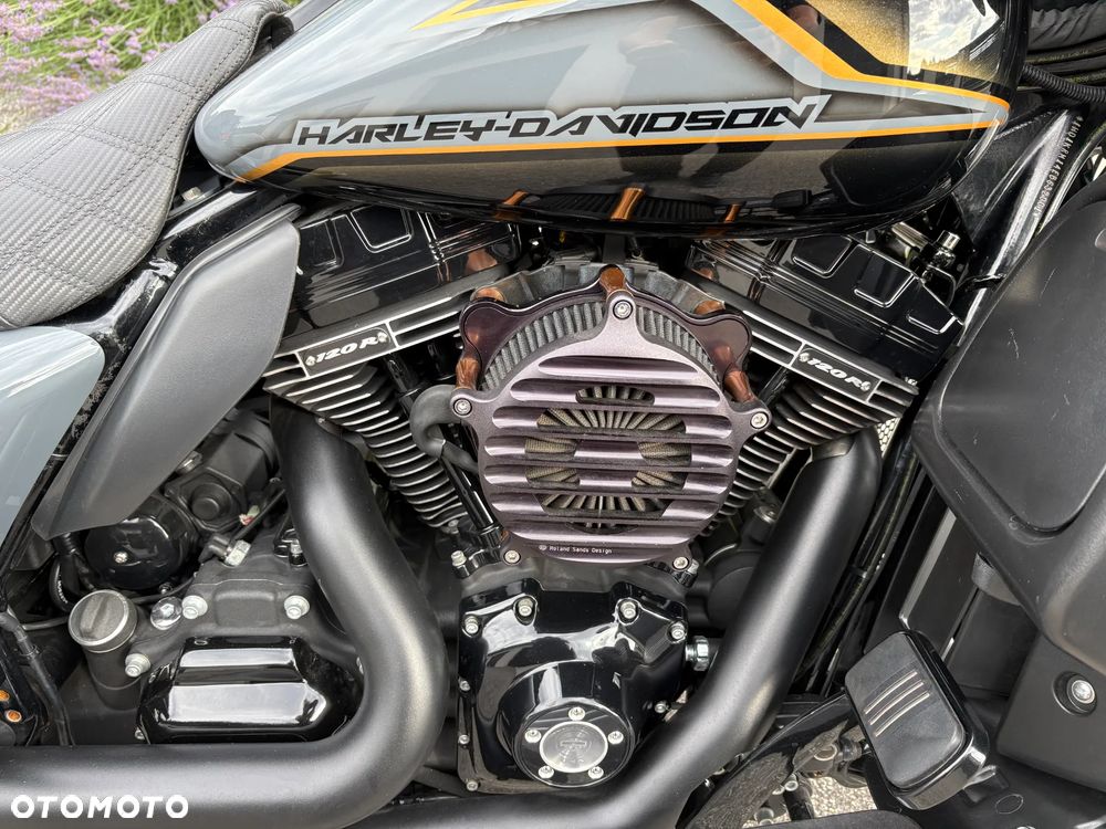 Harley-Davidson Touring Street Glide - 2