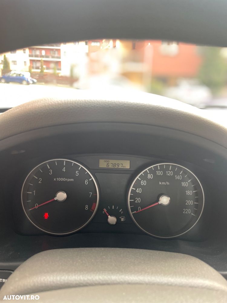 Hyundai Accent MC 1.4 DOHC GL FULL - 8