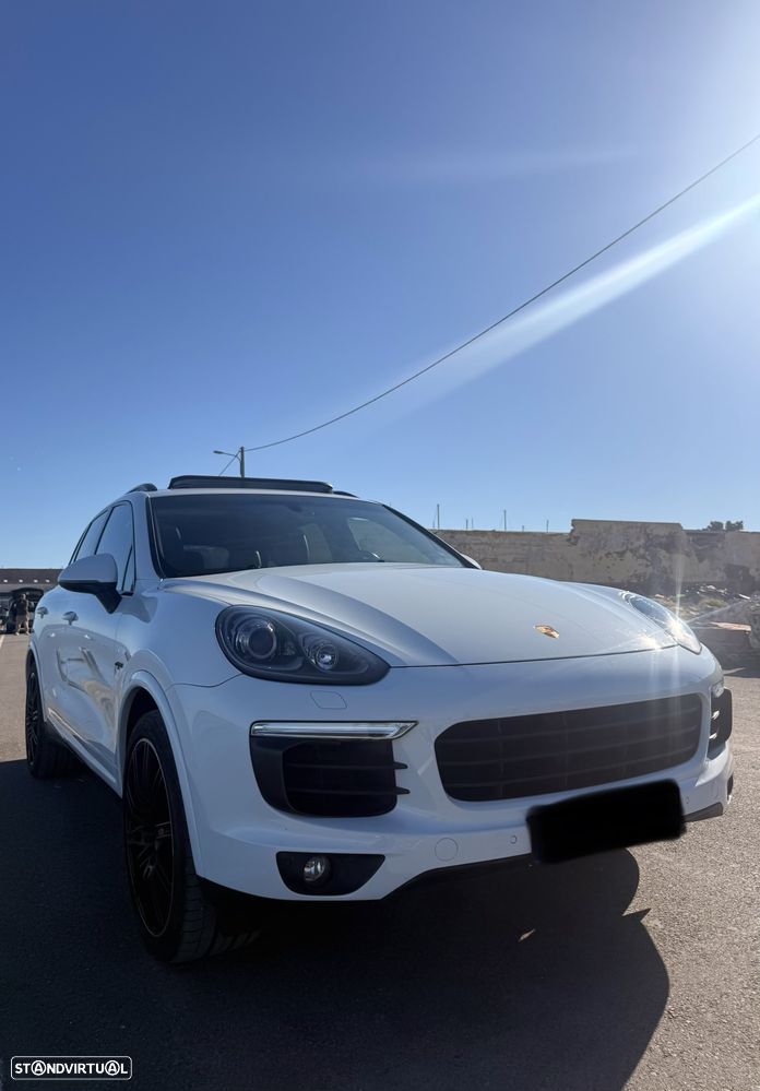 Porsche Cayenne - 1