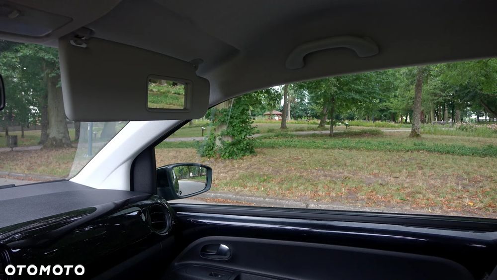 Volkswagen up! move - 5