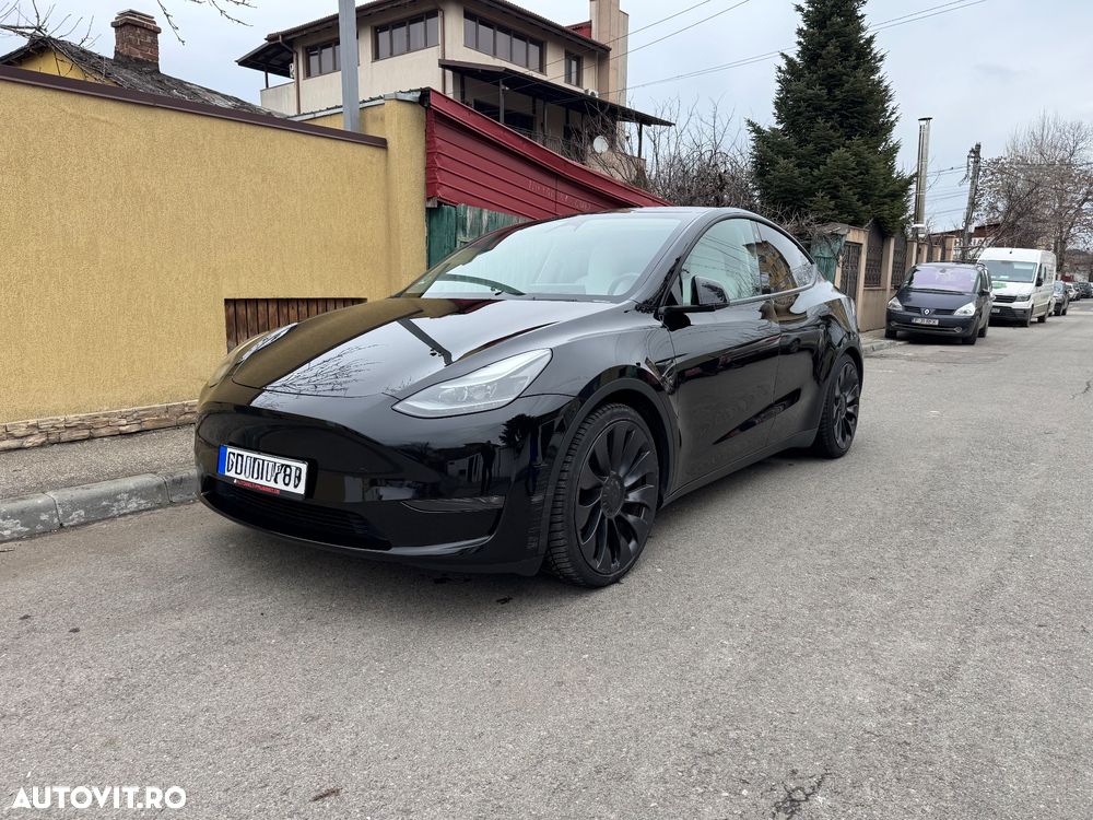 Tesla Model Y - 5