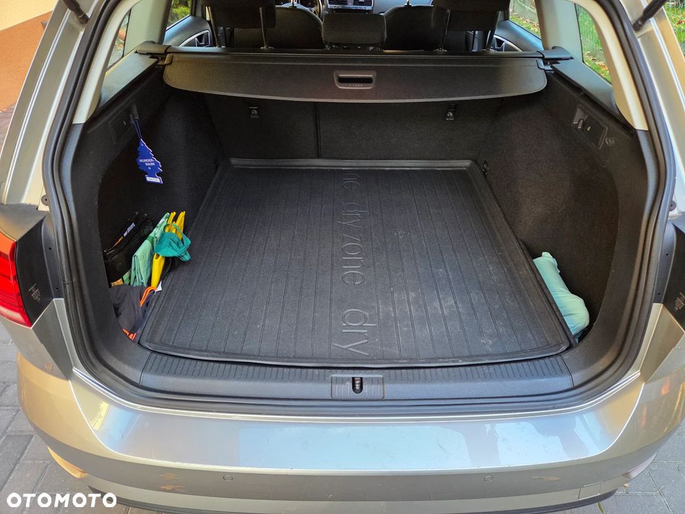 Volkswagen Golf - 11