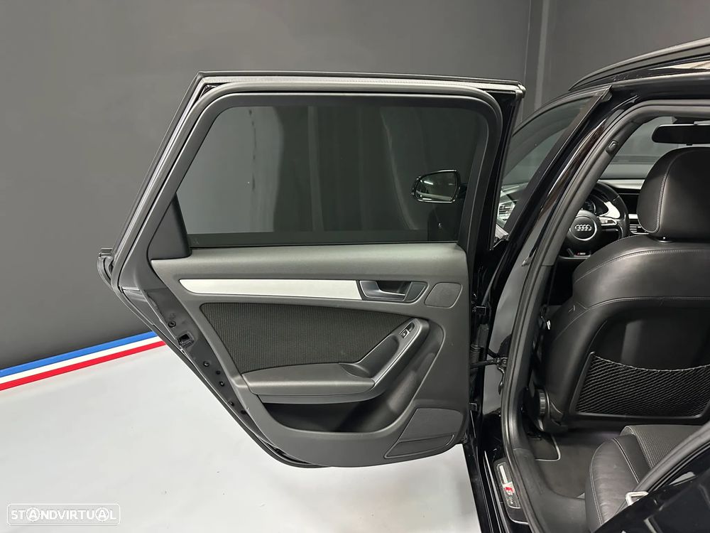Audi A4 Avant 2.0 TDI multitronic S-line - 32