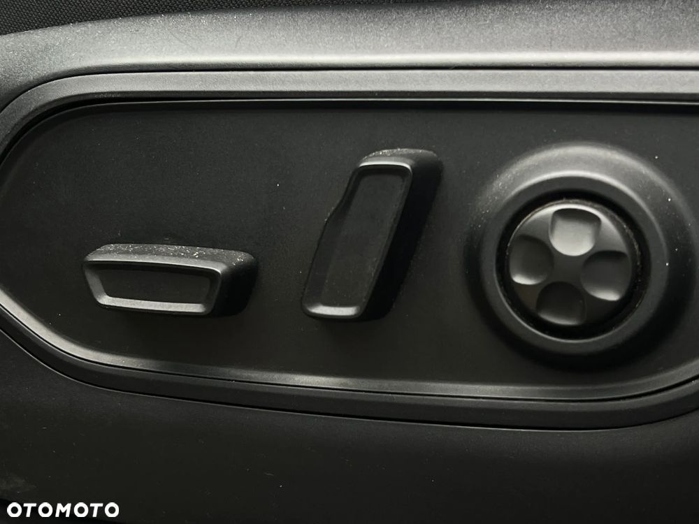 Jeep Grand Cherokee - 19