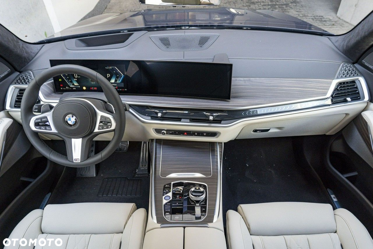 BMW X7 - 16