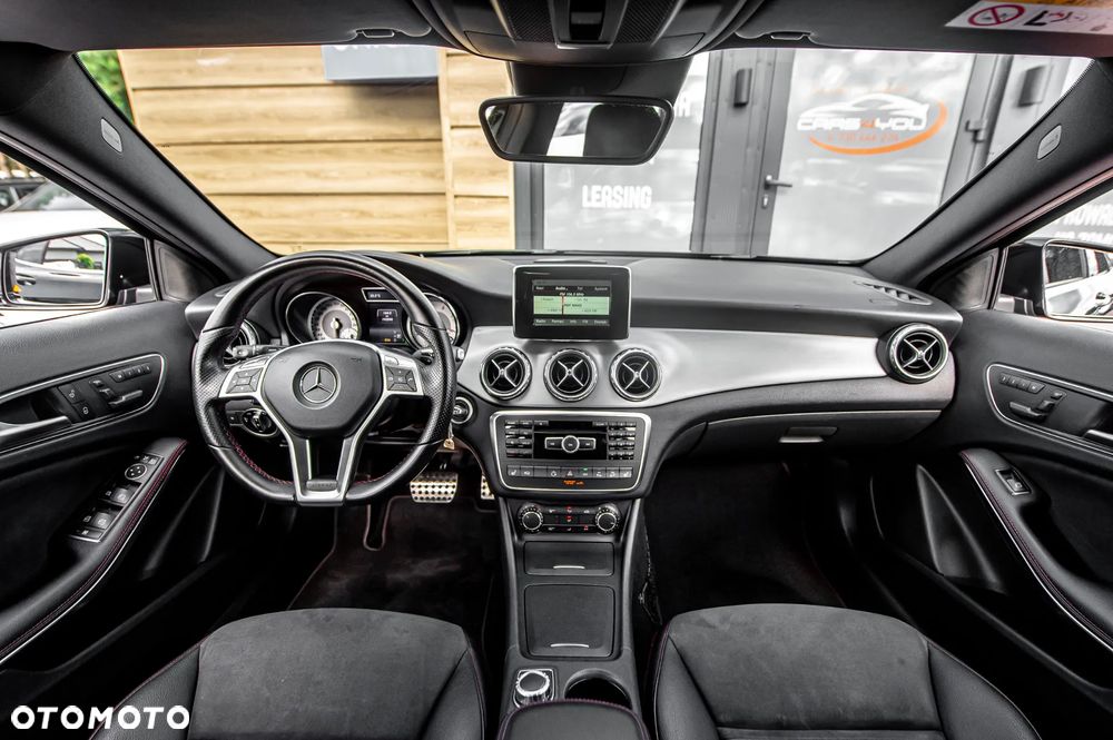 Mercedes-Benz GLA 250 4Matic 7G-DCT AMG Line - 24