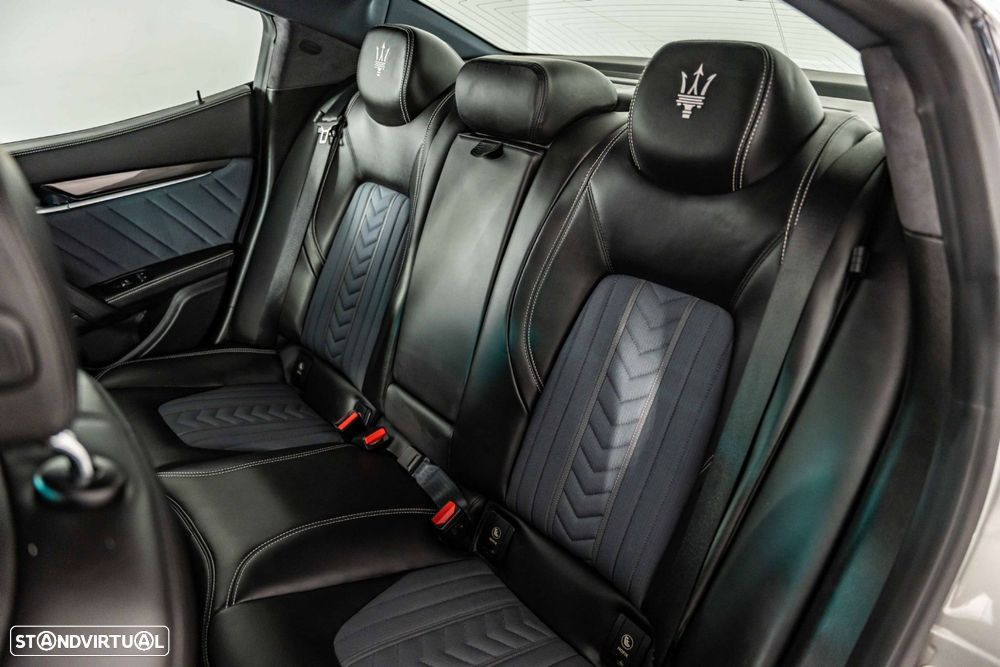 Maserati Ghibli 3.0 V6 GranLusso - 10