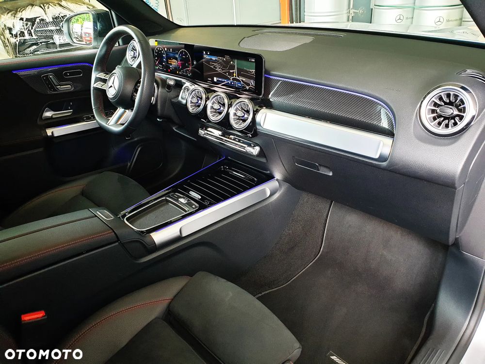 Mercedes-Benz GLB 200 d 4-Matic AMG Line 8G-DCT - 22