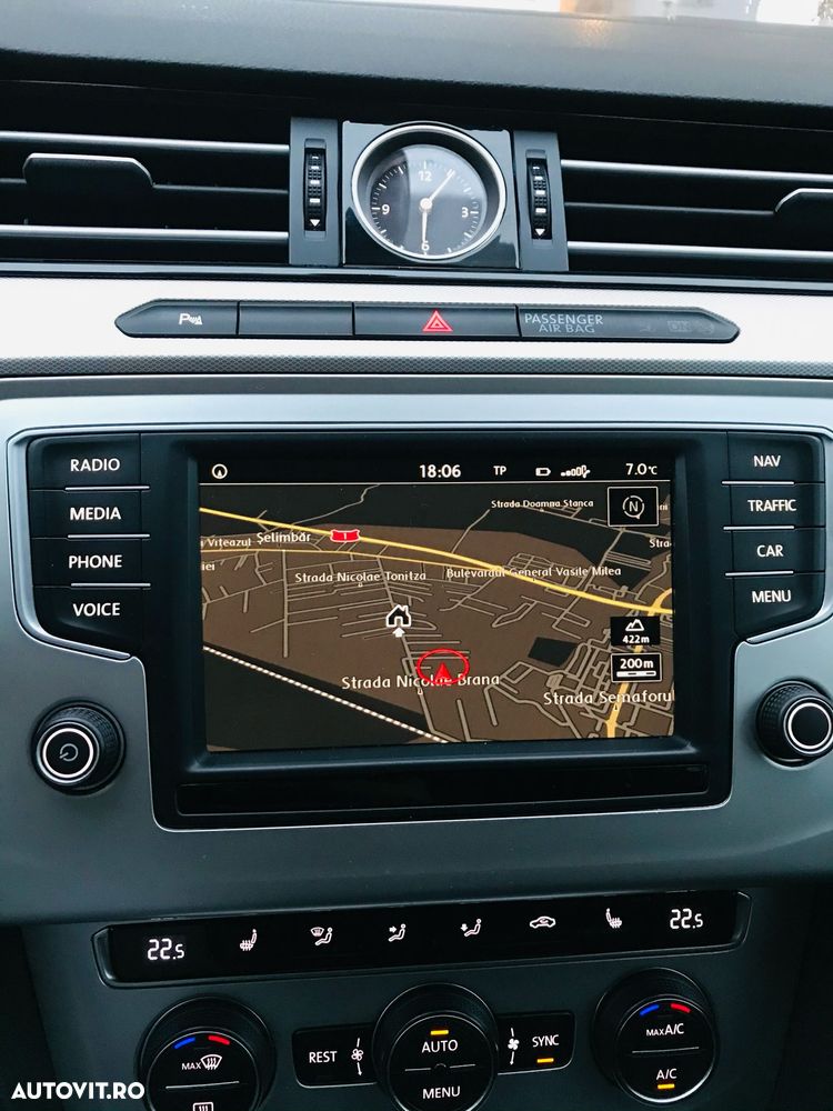 Volkswagen Passat 2.0 TDI Comfortline - 12