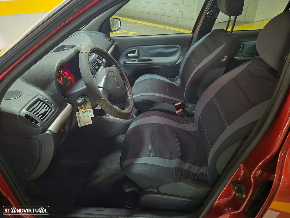 Renault Clio 1.2 16V SE Extreme - 20