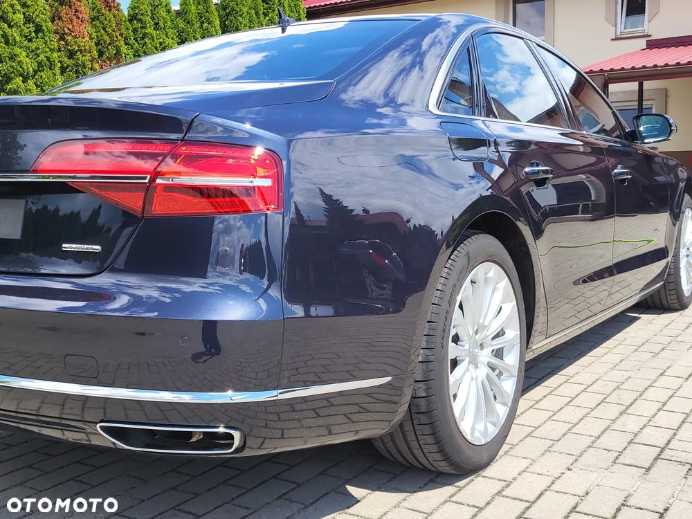 Audi A8 - 8