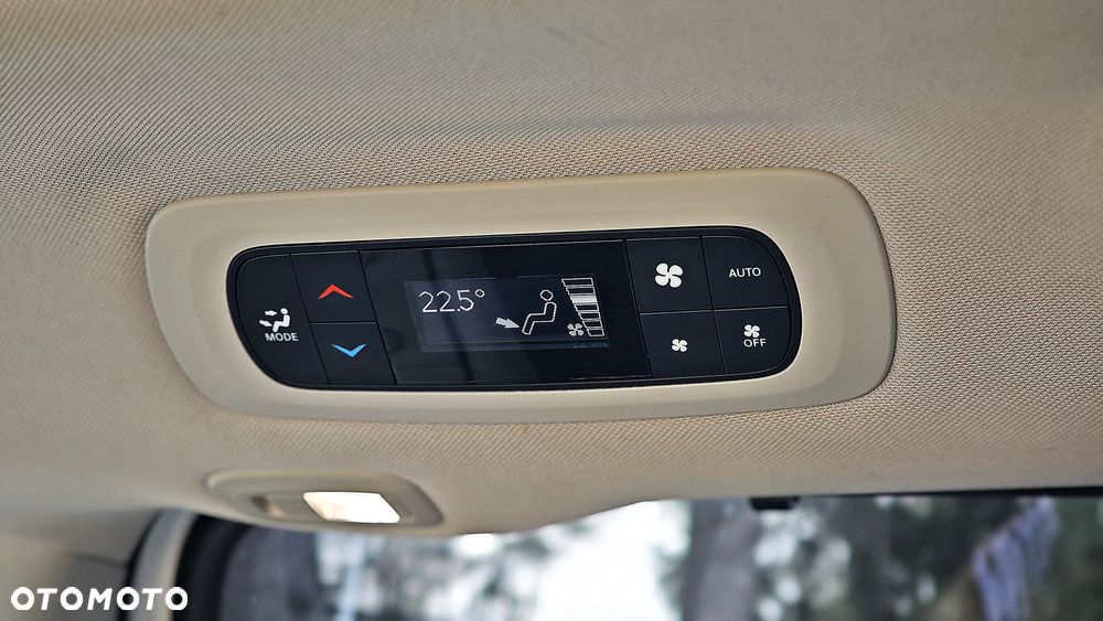 Chrysler Pacifica - 35