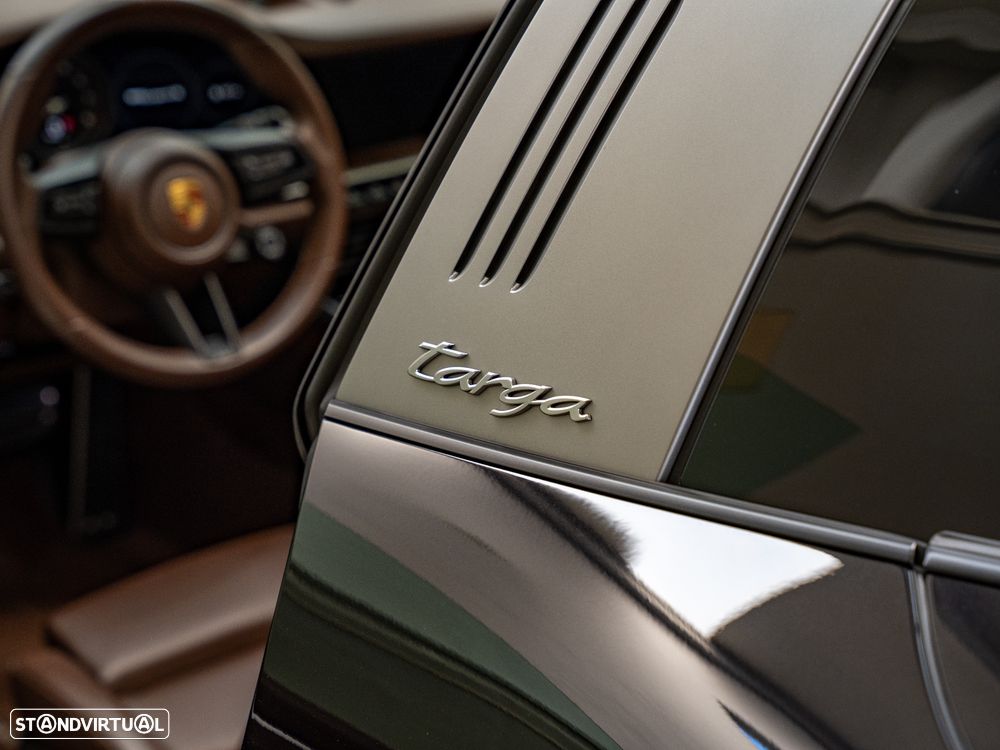 Porsche 911 (992) - 15