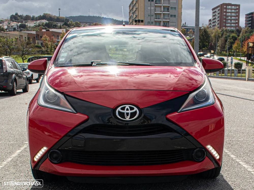 Toyota Aygo 1.0 X-Play Plus+X-Touch - 1