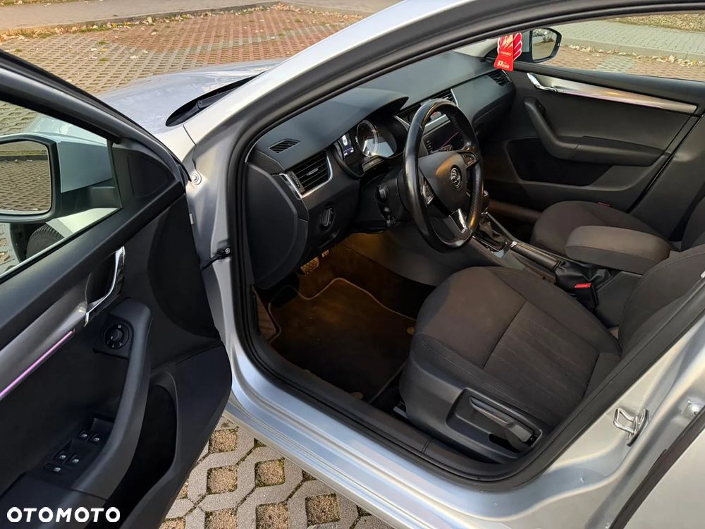 Skoda Octavia 1.6 TDI Style DSG - 11