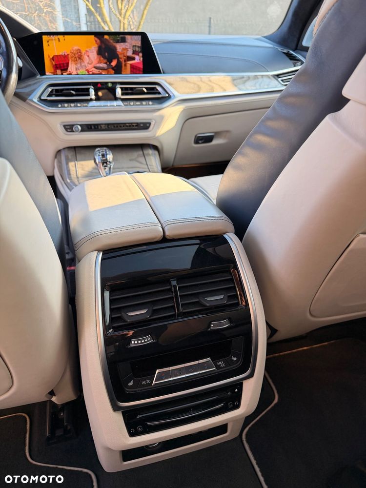 BMW X7 M50d sport - 12