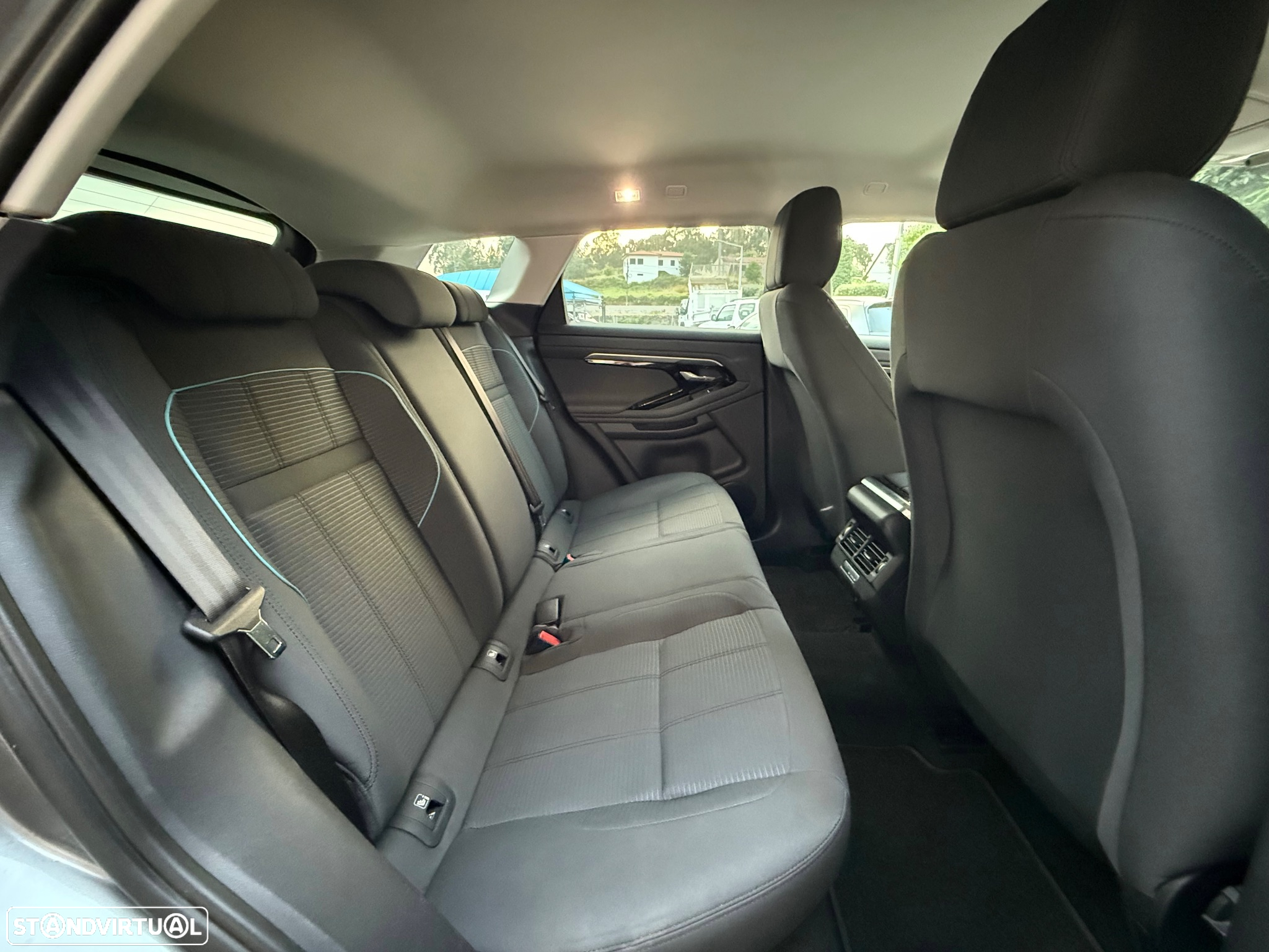 Land Rover Range Rover Evoque 2.0 D150 AWD Auto - 11