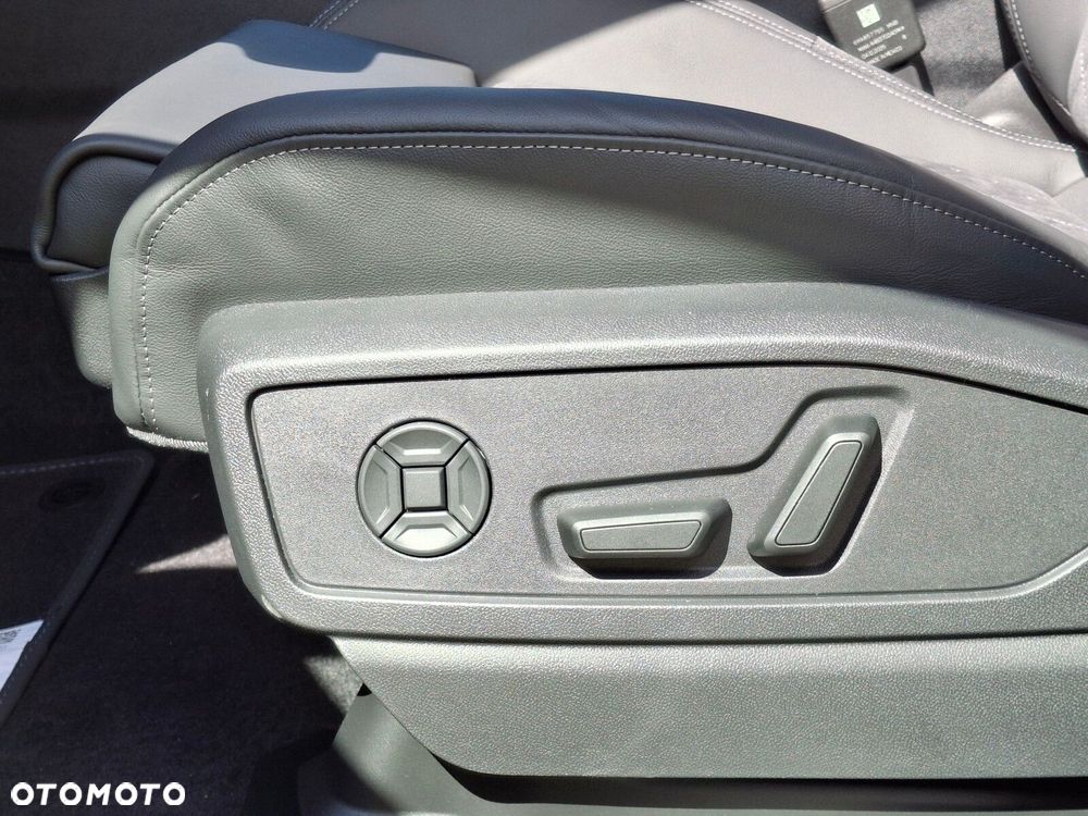 Audi Q5 Sportback - 30