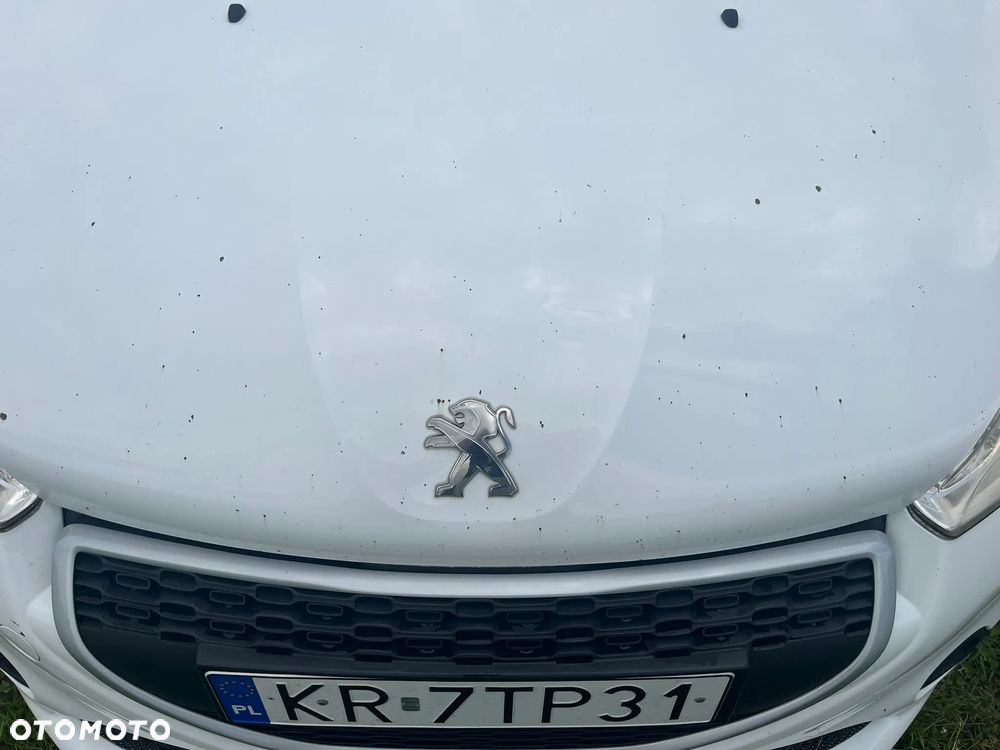 Peugeot 208 - 12