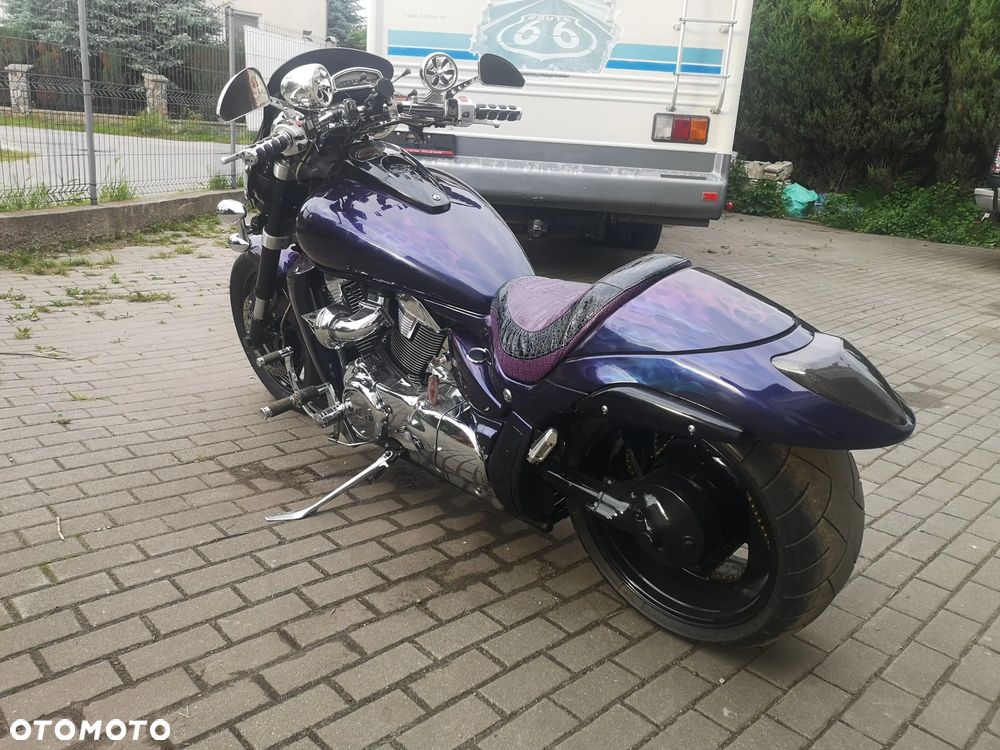 Suzuki Boulevard - 2