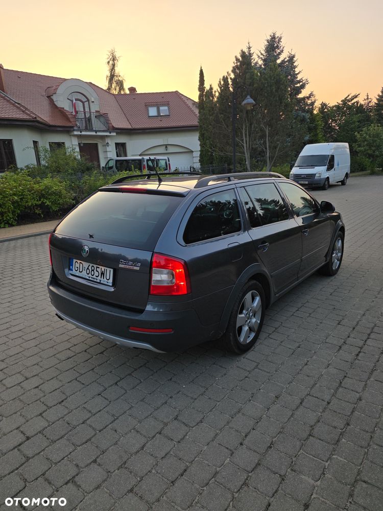 Skoda Octavia Scout 2.0 TDI DPF - 5