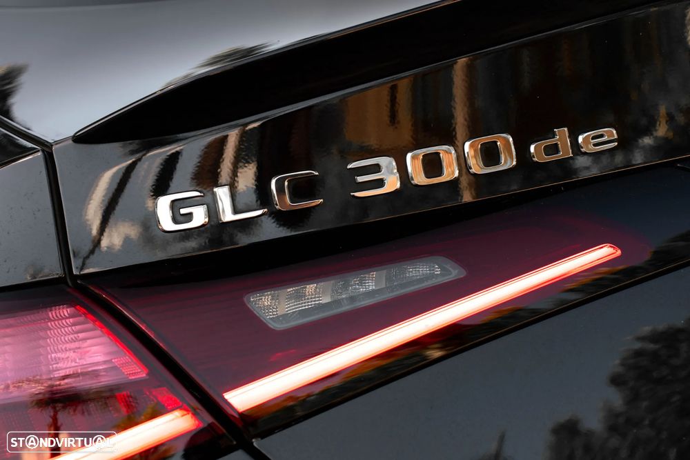Mercedes-Benz GLC 300 de Coupe 4Matic 9G-TRONIC AMG Line Advanced - 23